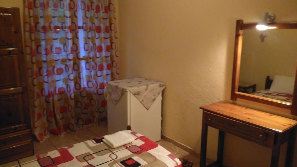 Stergiou Rooms Liri Bagian luar foto