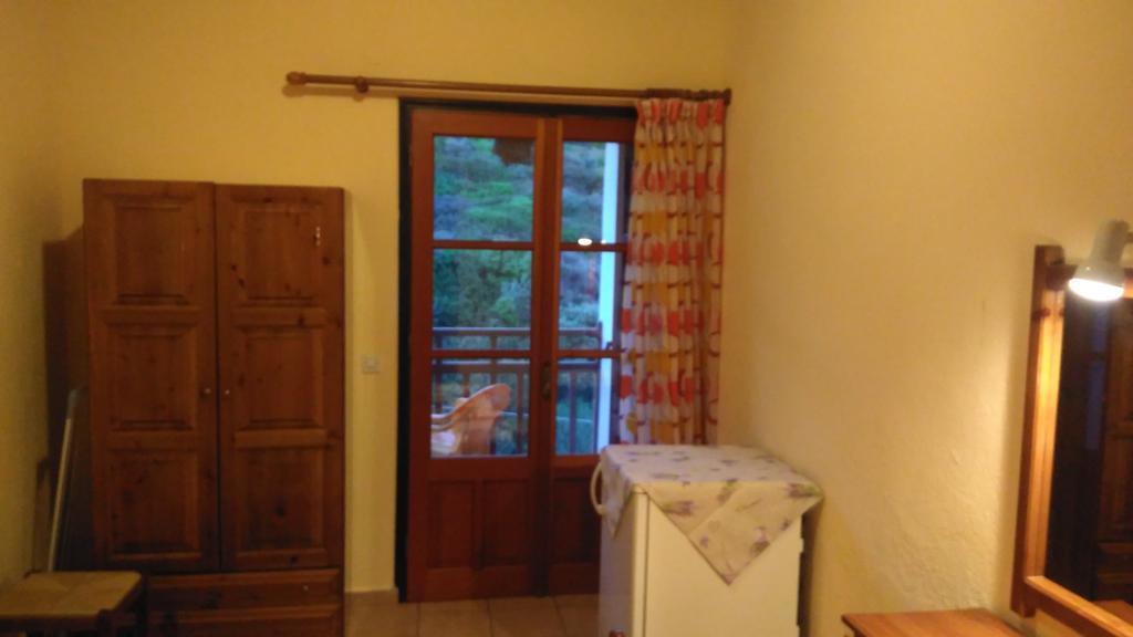 Stergiou Rooms Liri Bagian luar foto