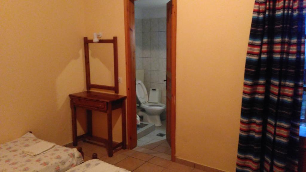 Stergiou Rooms Liri Bagian luar foto